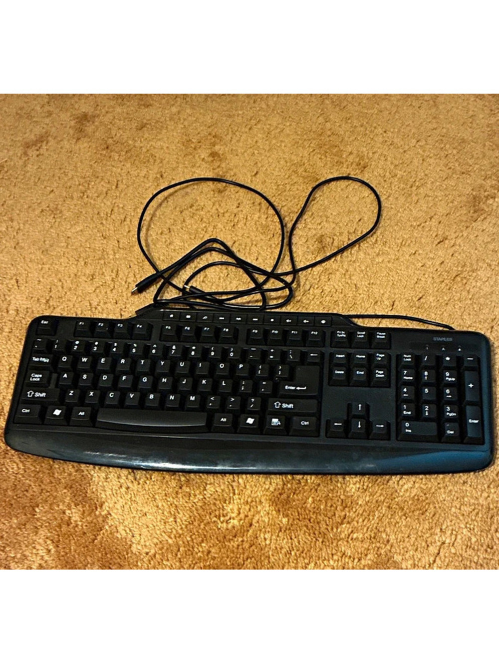 Staples 22406 K-650U wired USB keyboard